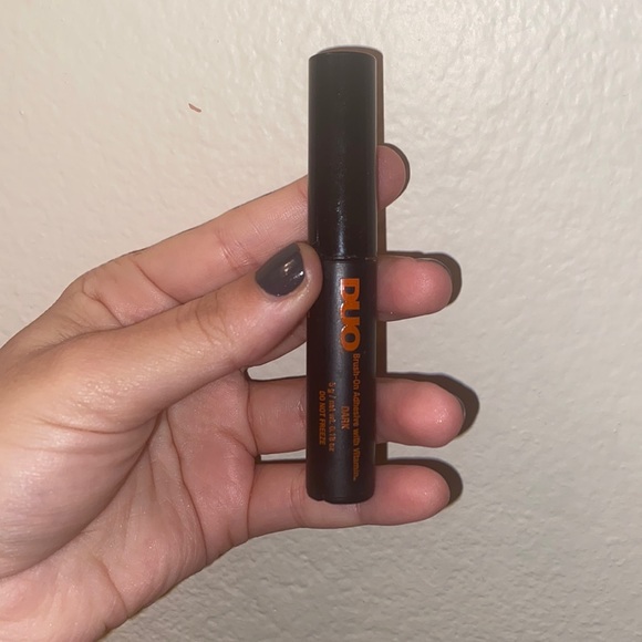 Duo dark lash glue